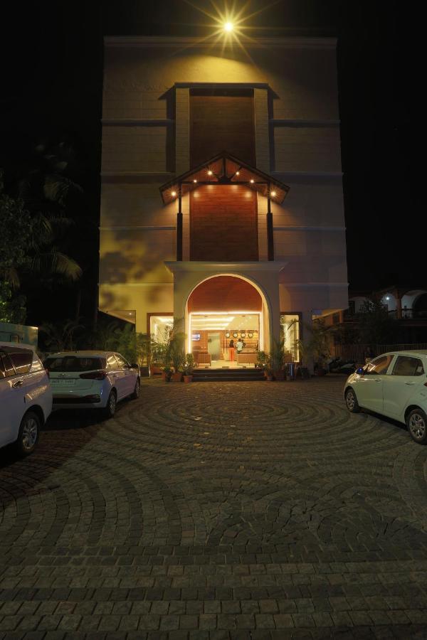 Resort The Lohias, Goa Candolim Buitenkant foto