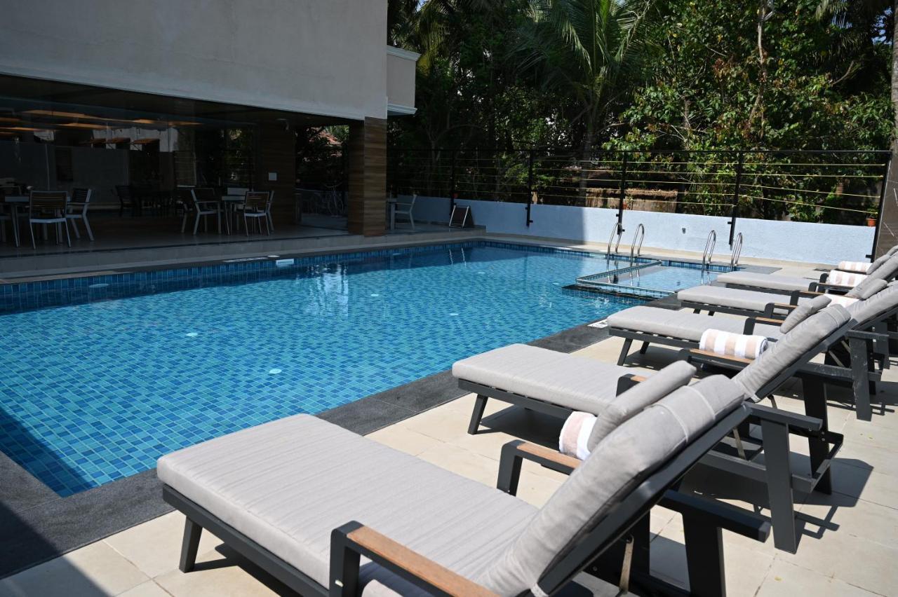 Resort The Lohias, Goa Candolim Buitenkant foto