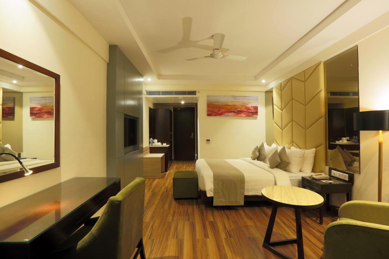 Resort The Lohias, Goa Candolim Buitenkant foto