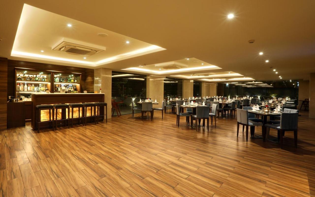 Resort The Lohias, Goa Candolim Buitenkant foto