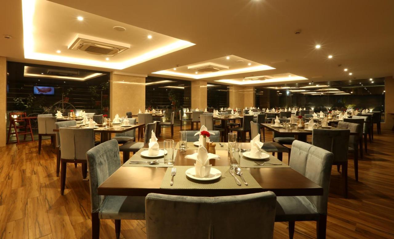 Resort The Lohias, Goa Candolim Buitenkant foto